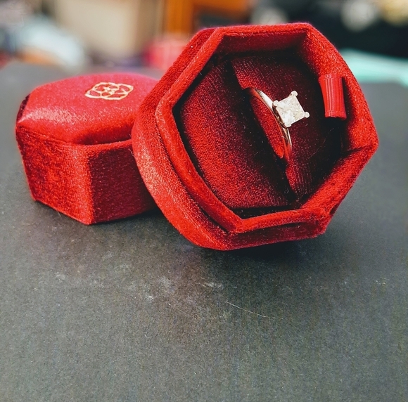 Moissanite 1ct Princess Cut Sterling Silver Ring Size 8 - New - Picture 2 of 10